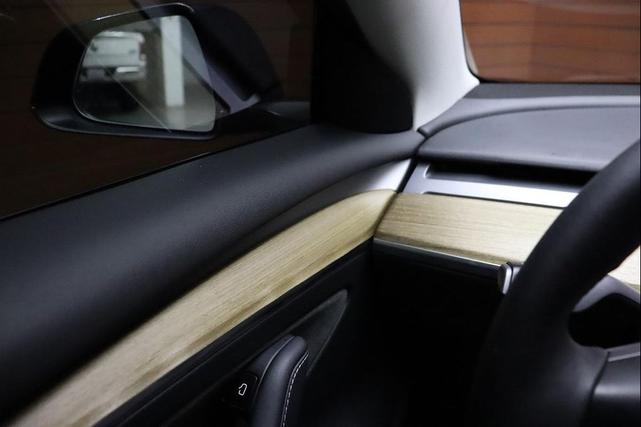Photo of 2022 Solid Black Tesla Model 3