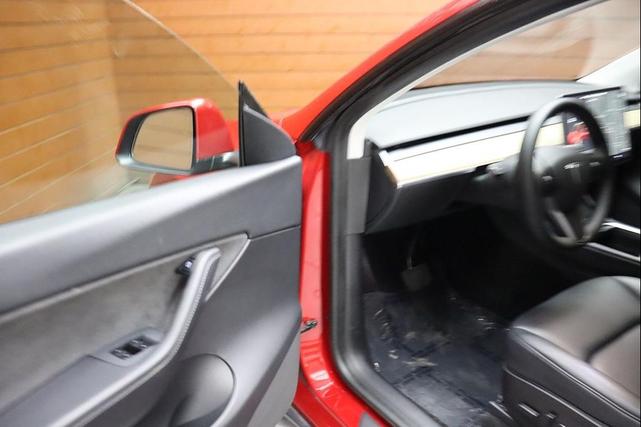 Photo of 2021 Red Multi-Coat Tesla Model Y