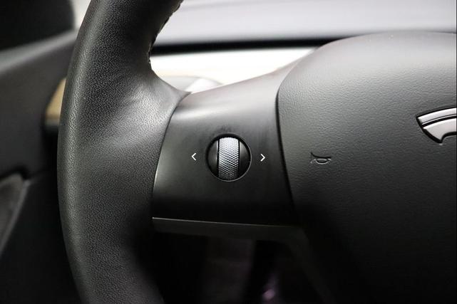 Photo of 2021 Red Multi-Coat Tesla Model Y