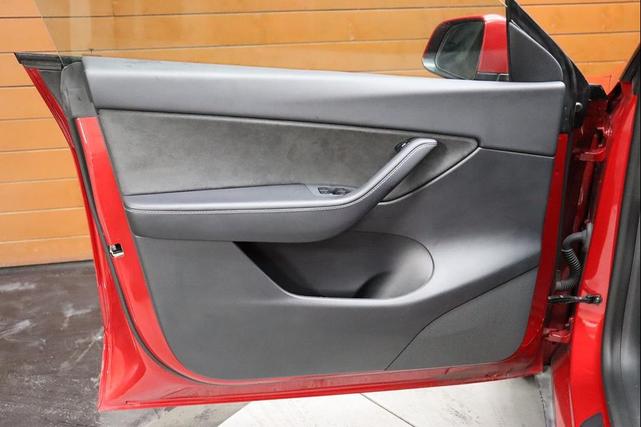 Photo of 2021 Red Multi-Coat Tesla Model Y
