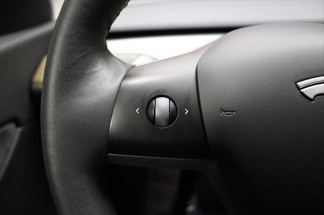 Photo of 2022 Red Multi-Coat Tesla Model Y