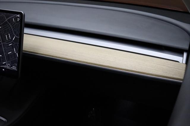 Photo of 2022 Red Multi-Coat Tesla Model Y