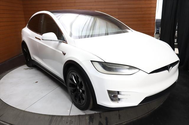 Photo of 2018 Pearl White Multi-Coat Tesla Model X