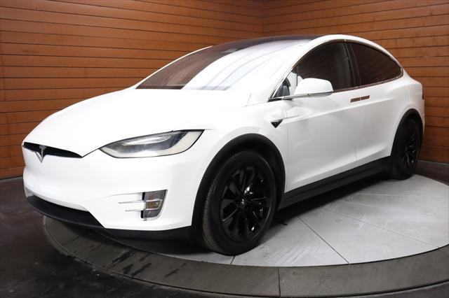 Photo of 2018 Pearl White Multi-Coat Tesla Model X
