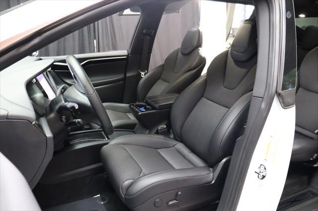 Photo of 2018 Pearl White Multi-Coat Tesla Model X