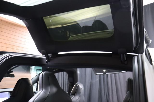 Photo of 2018 Pearl White Multi-Coat Tesla Model X