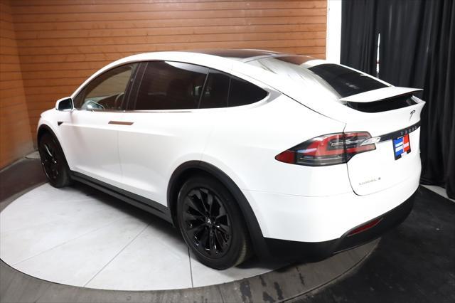 Photo of 2018 Pearl White Multi-Coat Tesla Model X