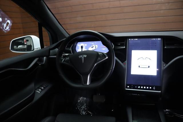 Photo of 2018 Pearl White Multi-Coat Tesla Model X