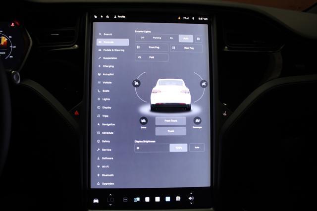 Photo of 2018 Pearl White Multi-Coat Tesla Model X