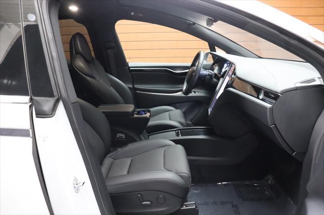 Photo of 2018 Pearl White Multi-Coat Tesla Model X
