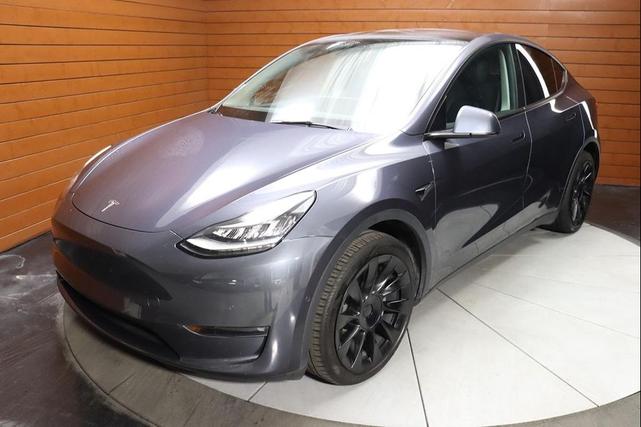 Photo of 2022 Midnight Silver Metallic Tesla Model Y