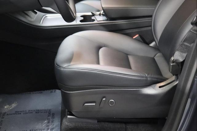 Photo of 2022 Midnight Silver Metallic Tesla Model Y