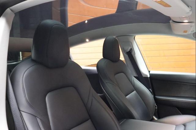 Photo of 2022 Midnight Silver Metallic Tesla Model Y