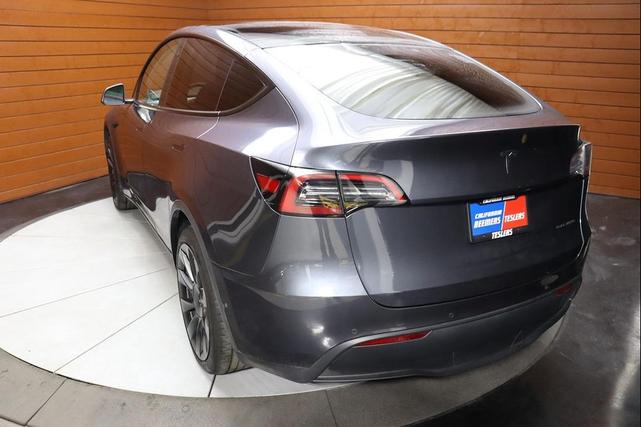 Photo of 2022 Midnight Silver Metallic Tesla Model Y