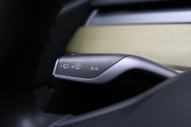 Photo of 2021 Pearl White Multi-Coat Tesla Model Y