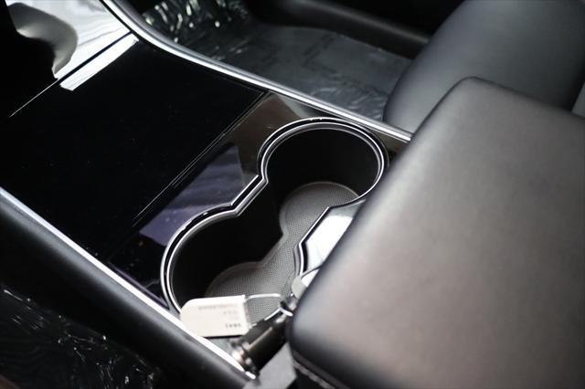 Photo of 2021 Pearl White Multi-Coat Tesla Model Y
