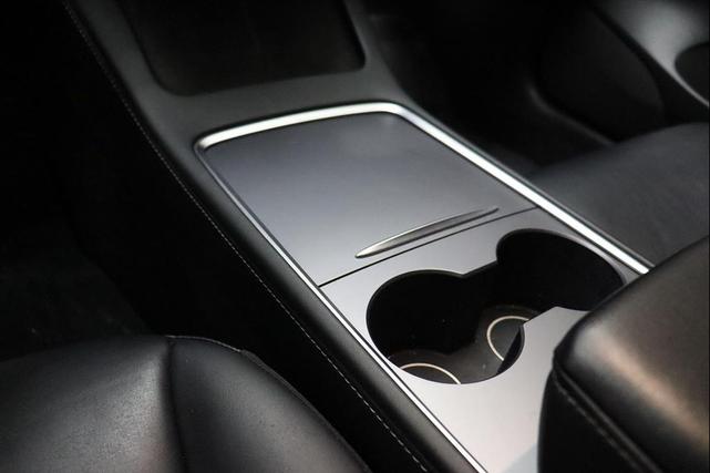 Photo of 2021 Solid Black Tesla Model 3