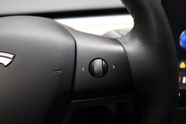 Photo of 2022 Deep Blue Metallic Tesla Model 3