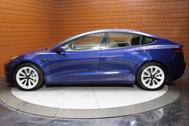 Photo of 2022 Deep Blue Metallic Tesla Model 3