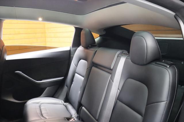 Photo of 2022 Deep Blue Metallic Tesla Model Y