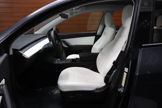 Photo of 2021 Midnight Silver Metallic Tesla Model Y