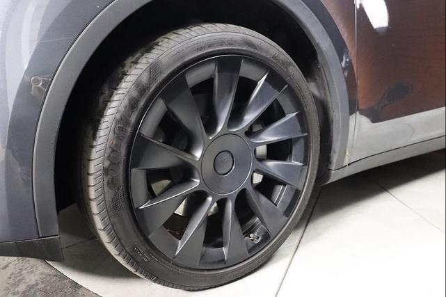 Photo of 2021 Midnight Silver Metallic Tesla Model Y
