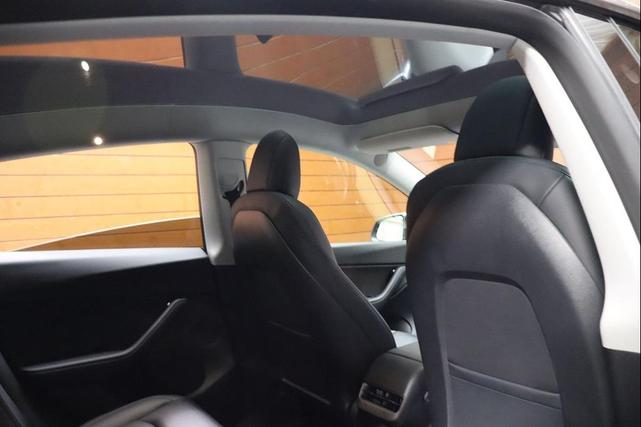 Photo of 2021 Midnight Silver Metallic Tesla Model Y