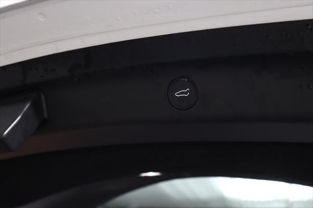 Photo of 2022 Pearl White Multi-Coat Tesla Model Y