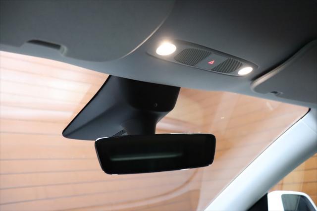 Photo of 2022 Pearl White Multi-Coat Tesla Model Y