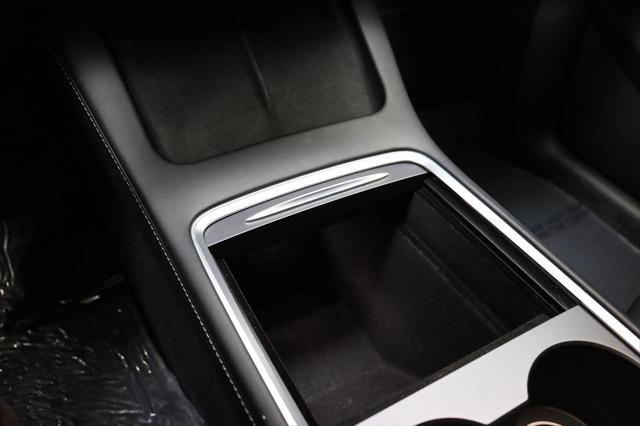 Photo of 2022 Pearl White Multi-Coat Tesla Model Y
