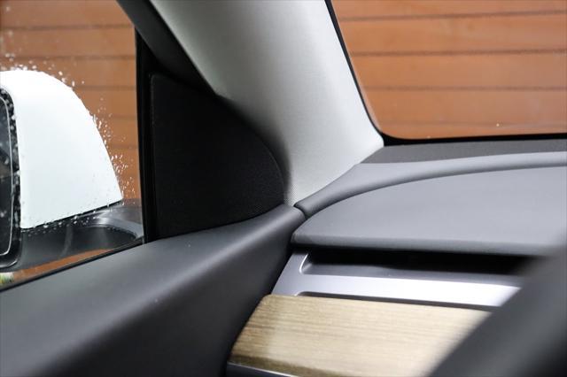 Photo of 2022 Pearl White Multi-Coat Tesla Model Y