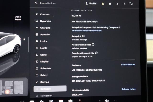 Photo of 2022 Pearl White Multi-Coat Tesla Model Y