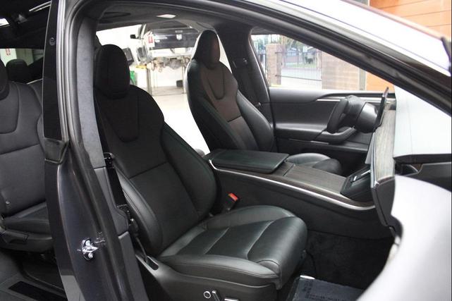 Photo of 2022 Midnight Silver Metallic Tesla Model X