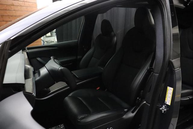 Photo of 2022 Midnight Silver Metallic Tesla Model X
