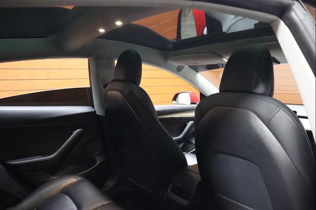 Photo of 2022 Red Multi-Coat Tesla Model 3