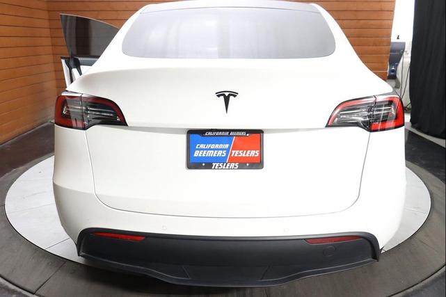 Photo of 2020 Pearl White Multi-Coat Tesla Model Y