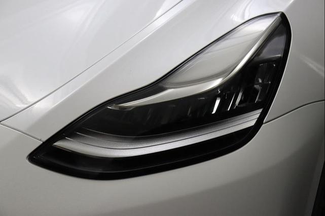 Photo of 2020 Pearl White Multi-Coat Tesla Model Y