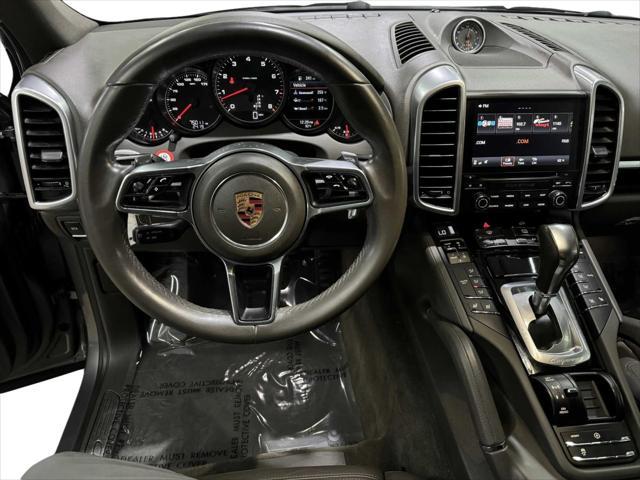 Photo of 2018 Meteor Grey Metallic Porsche Cayenne