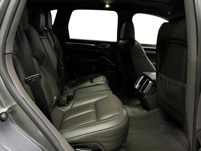 Photo of 2018 Meteor Grey Metallic Porsche Cayenne