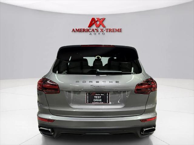 Photo of 2018 Meteor Grey Metallic Porsche Cayenne