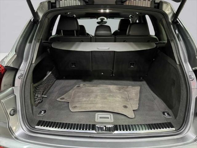 Photo of 2018 Meteor Grey Metallic Porsche Cayenne