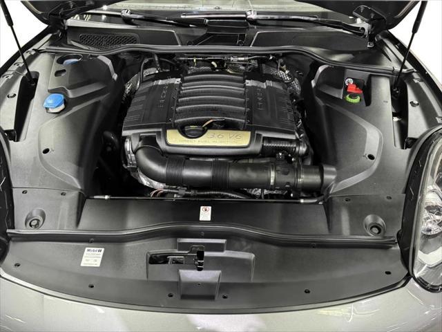 Photo of 2018 Meteor Grey Metallic Porsche Cayenne