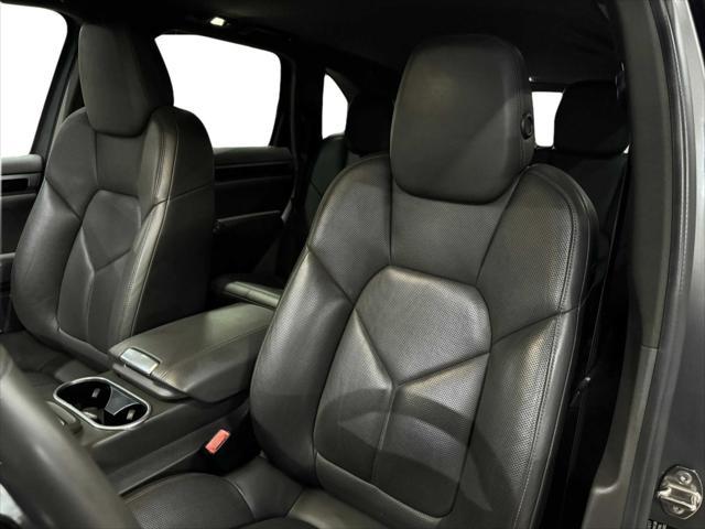 Photo of 2018 Meteor Grey Metallic Porsche Cayenne