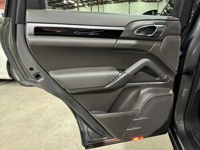 Photo of 2018 Meteor Grey Metallic Porsche Cayenne