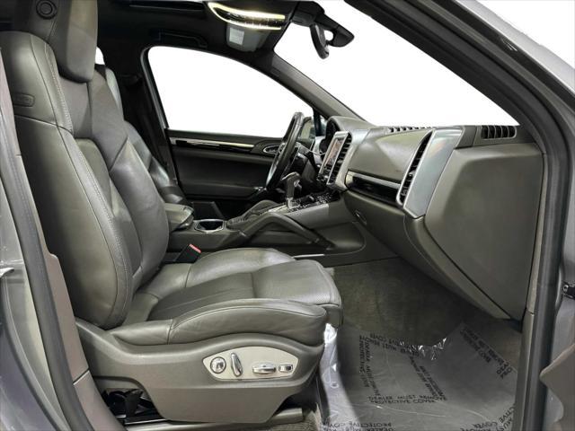 Photo of 2018 Meteor Grey Metallic Porsche Cayenne