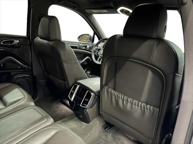 Photo of 2018 Meteor Grey Metallic Porsche Cayenne