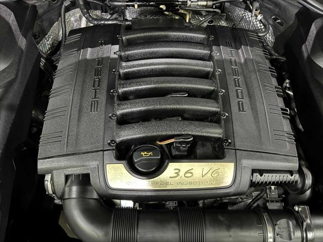 Photo of 2018 Meteor Grey Metallic Porsche Cayenne