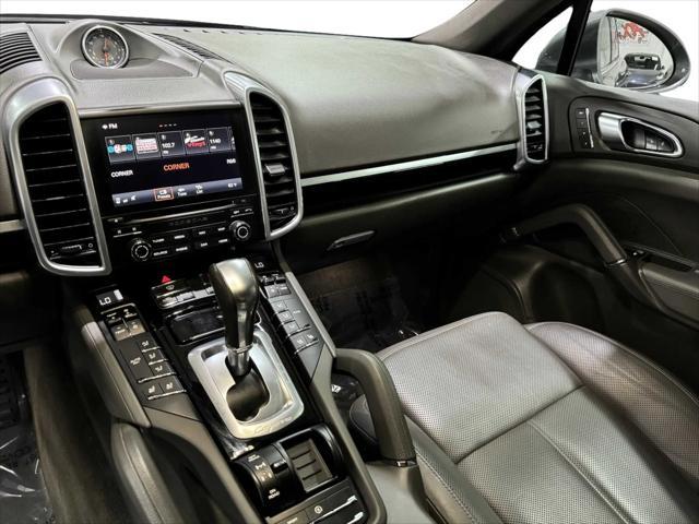 Photo of 2018 Meteor Grey Metallic Porsche Cayenne