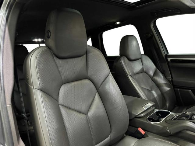Photo of 2018 Meteor Grey Metallic Porsche Cayenne
