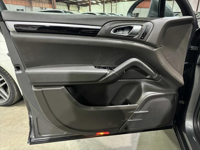 Photo of 2018 Meteor Grey Metallic Porsche Cayenne